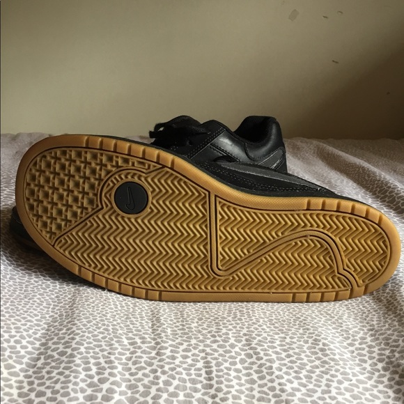 👣👣BLACK NIKES👣👣 ⭐️⭐️FINAL PRICE⭐️⭐️ - Picture 5 of 7